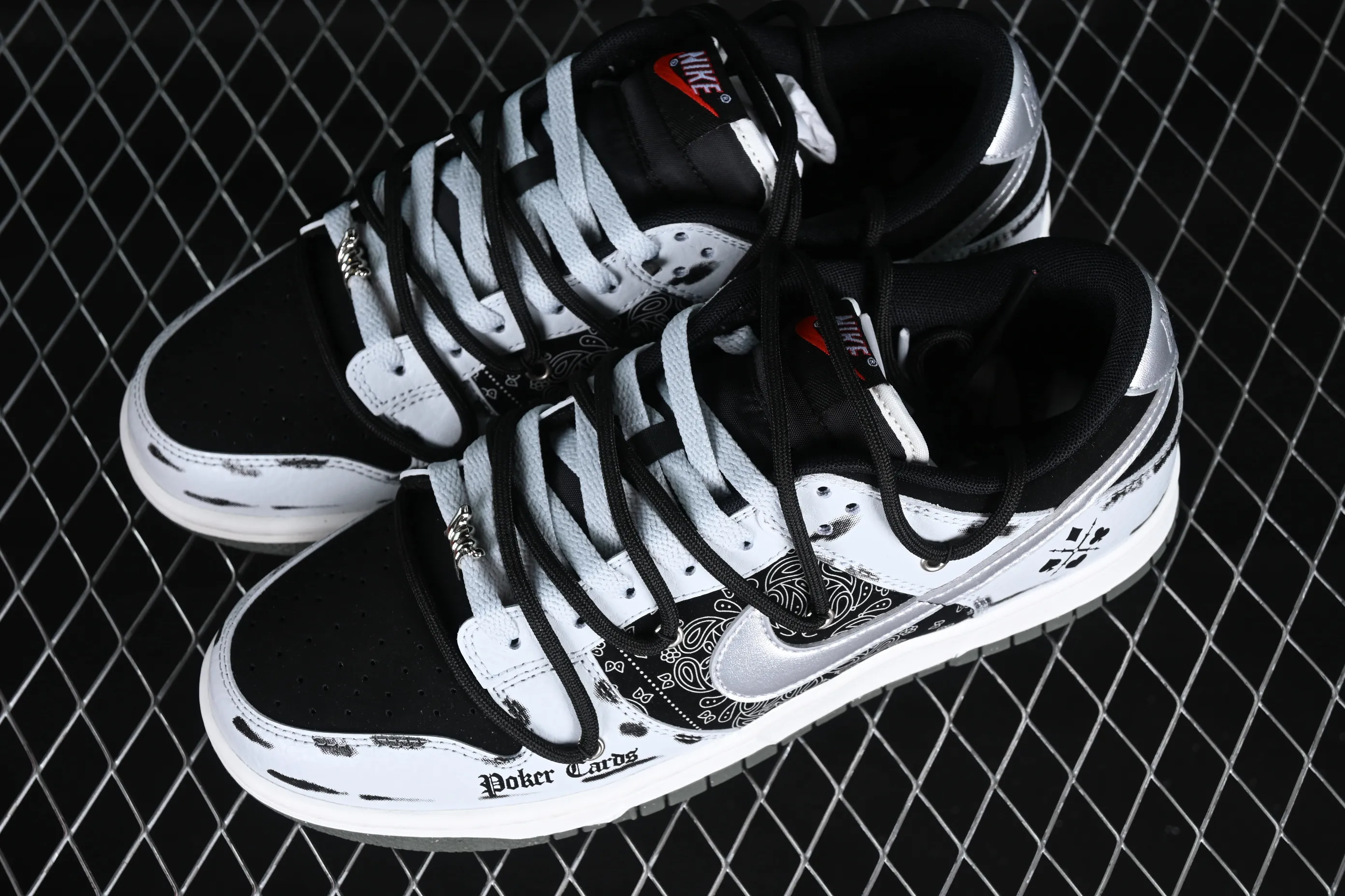 All Categories Nk SB Dunk Series Nk SB Dunk Low Low-top sneakers Nk Dunk Low Sanci Lab Dark Poker Old Dirty Shoes Premium Gray Cashew Pattern SB Strap Low-top Casual Shoes DM0108-001